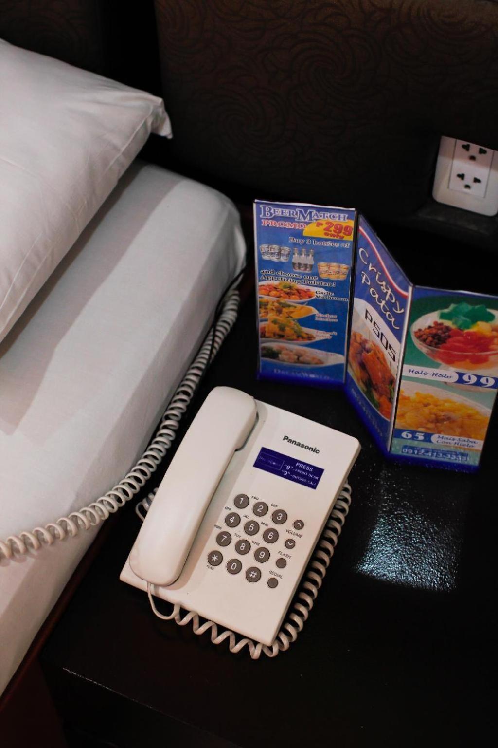 Hotel Dreamworld Araneta Cubao Bagian luar foto