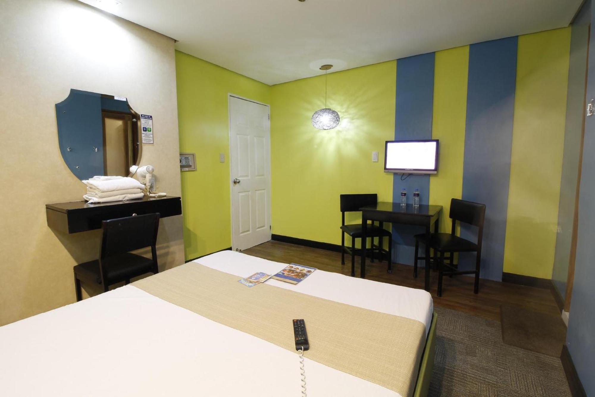 Hotel Dreamworld Araneta Cubao Bagian luar foto