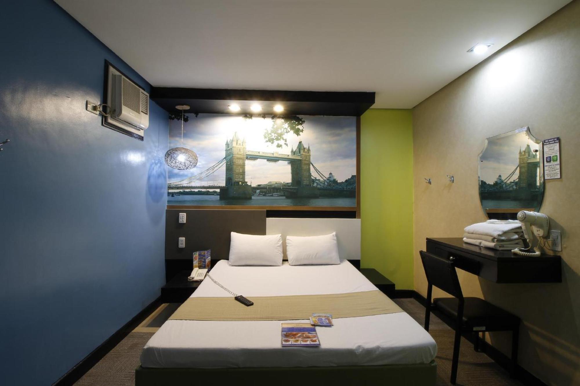 Hotel Dreamworld Araneta Cubao Bagian luar foto