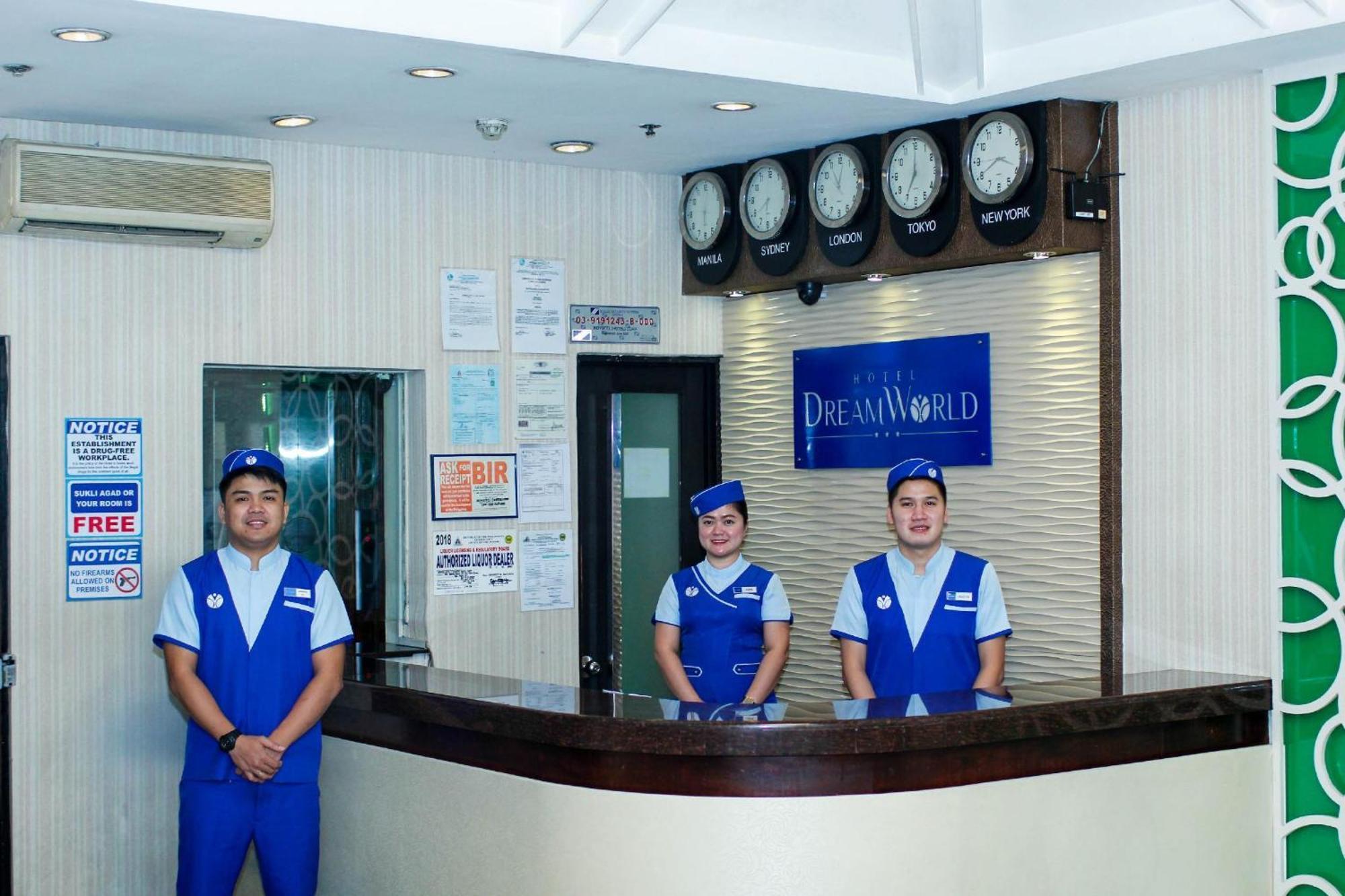 Hotel Dreamworld Araneta Cubao Bagian luar foto
