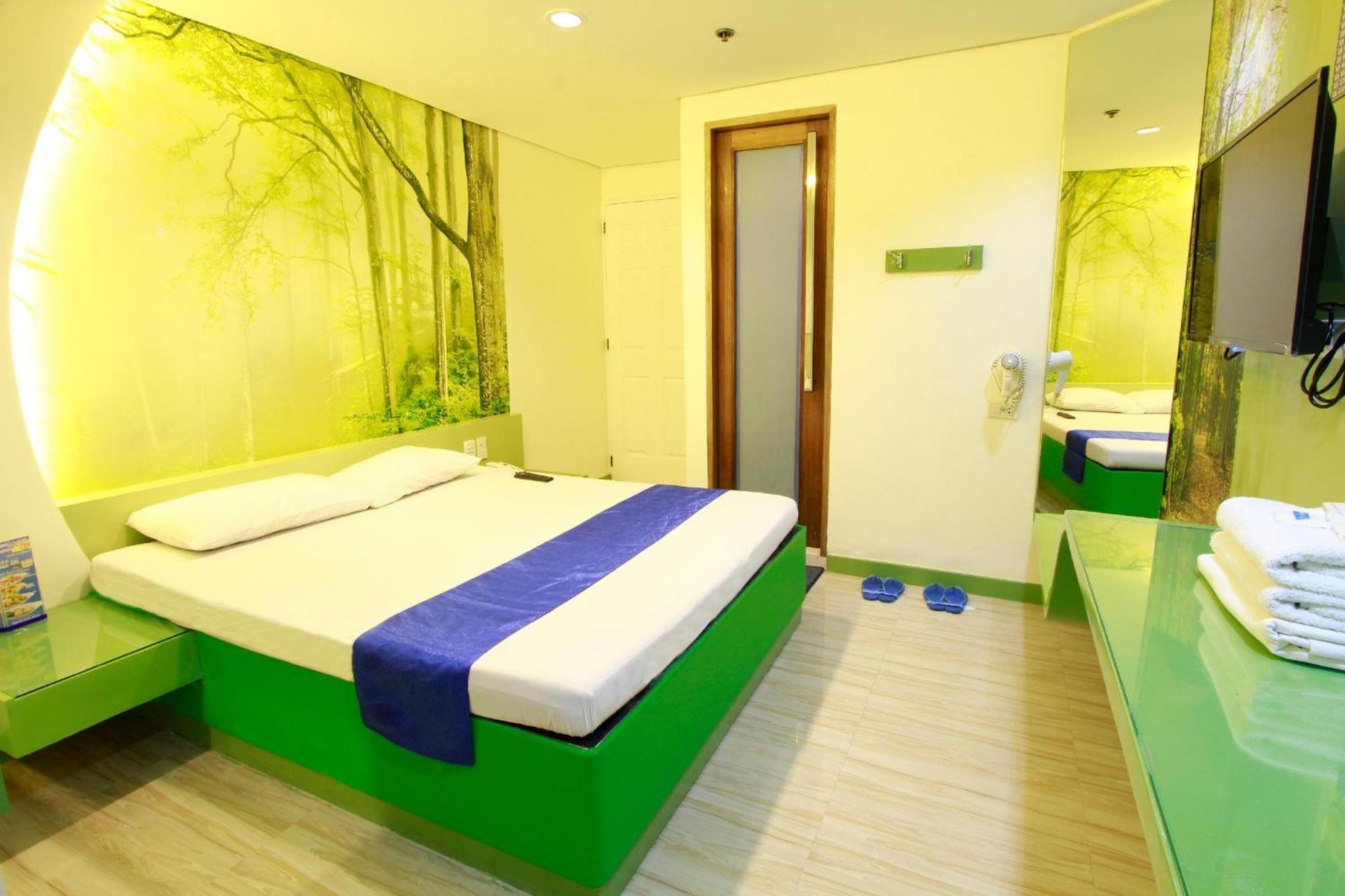 Hotel Dreamworld Araneta Cubao Bagian luar foto