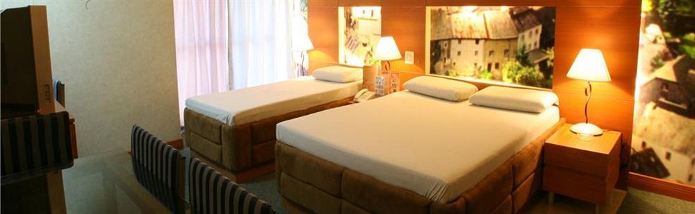 Hotel Dreamworld Araneta Cubao Bagian luar foto