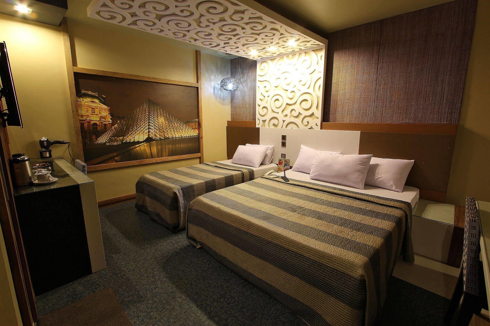 Hotel Dreamworld Araneta Cubao Bagian luar foto