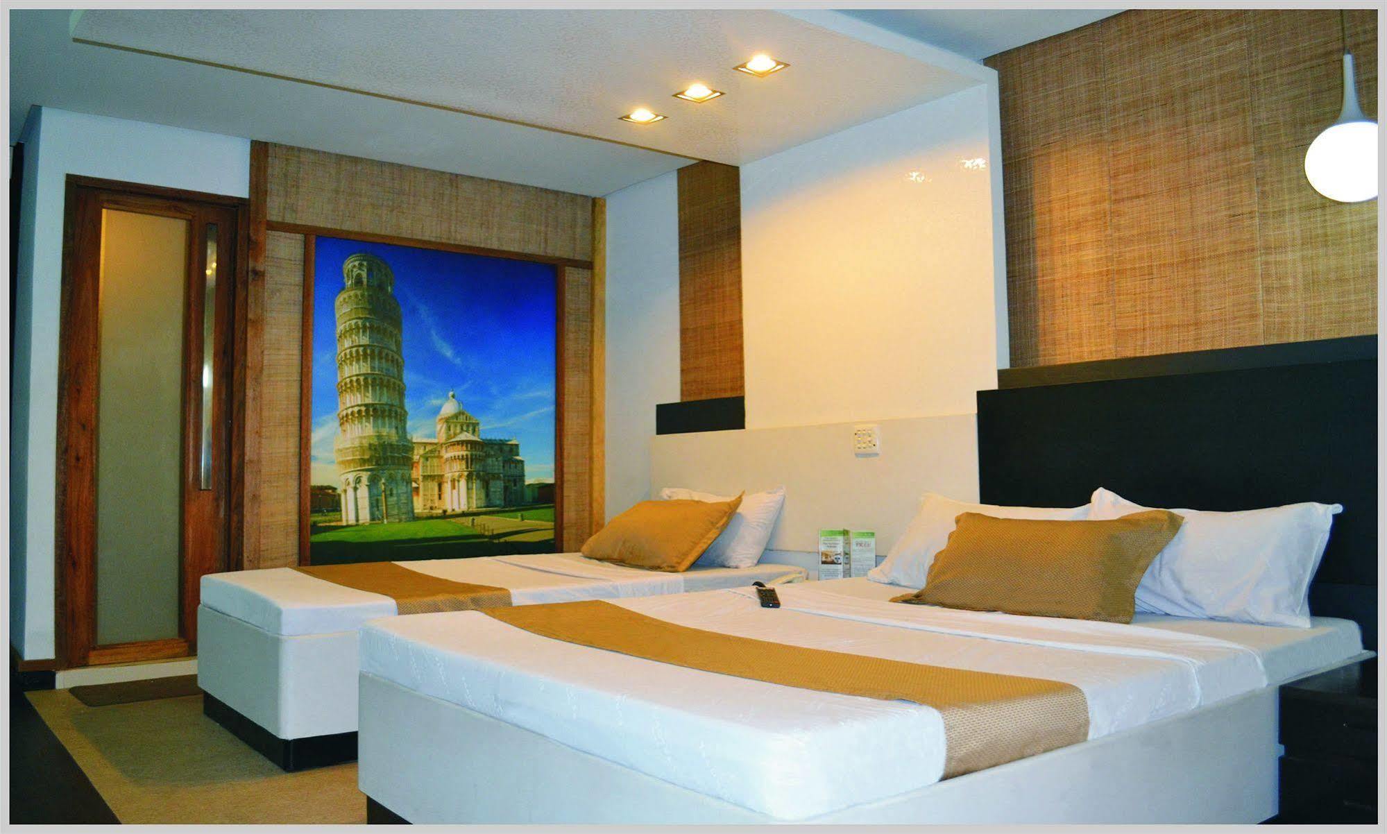 Hotel Dreamworld Araneta Cubao Bagian luar foto
